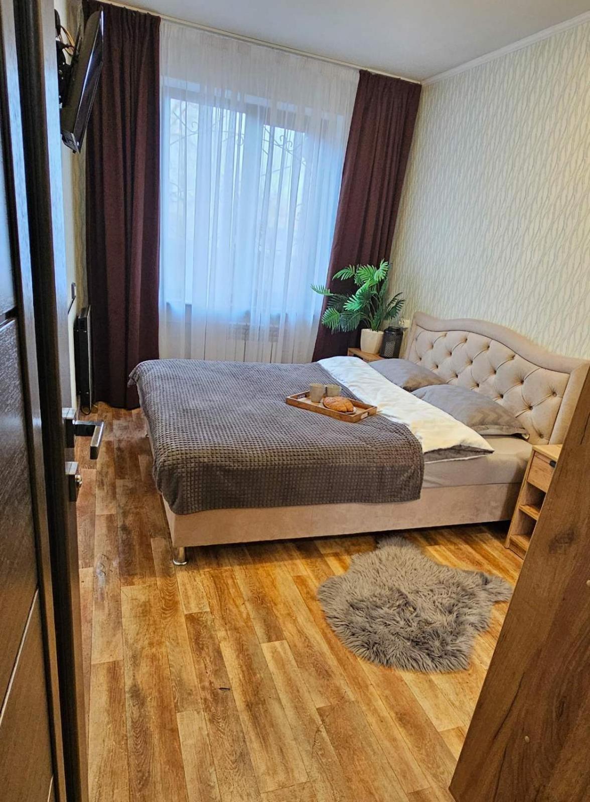 2К Апартаменты В Центре Поселение 24 На 7 Kryvyi Rih Exterior photo